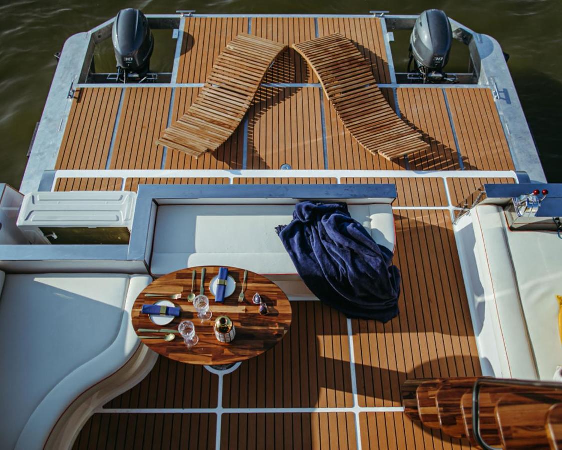 ホテル Hausboot Mit Traumlage In Luebeck-Travemuende エクステリア 写真