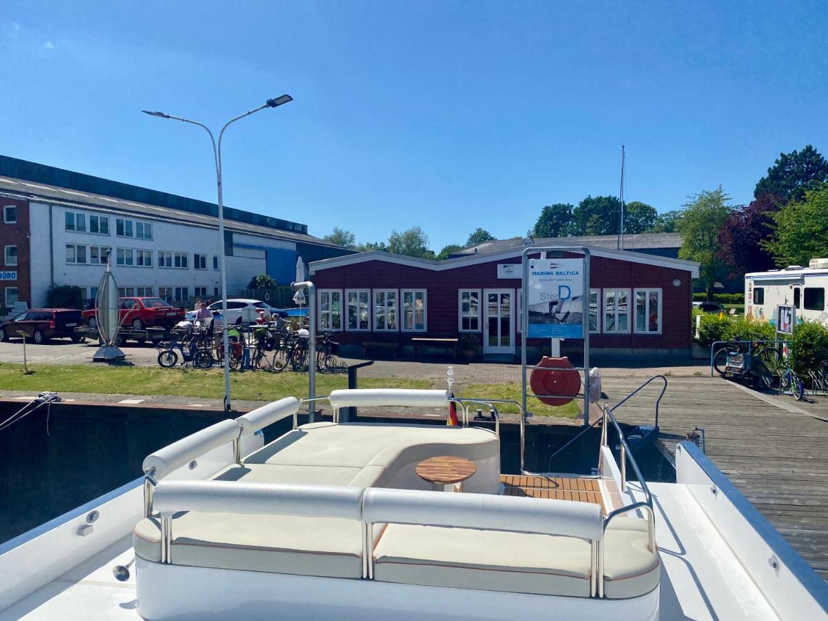 ホテル Hausboot Mit Traumlage In Luebeck-Travemuende エクステリア 写真